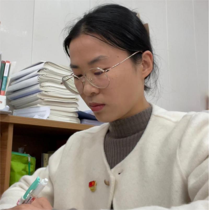 陈敏.jpg